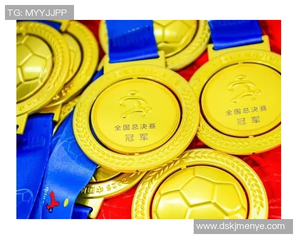 上海足球队以54分领跑冠军赛积分榜展现强劲实力